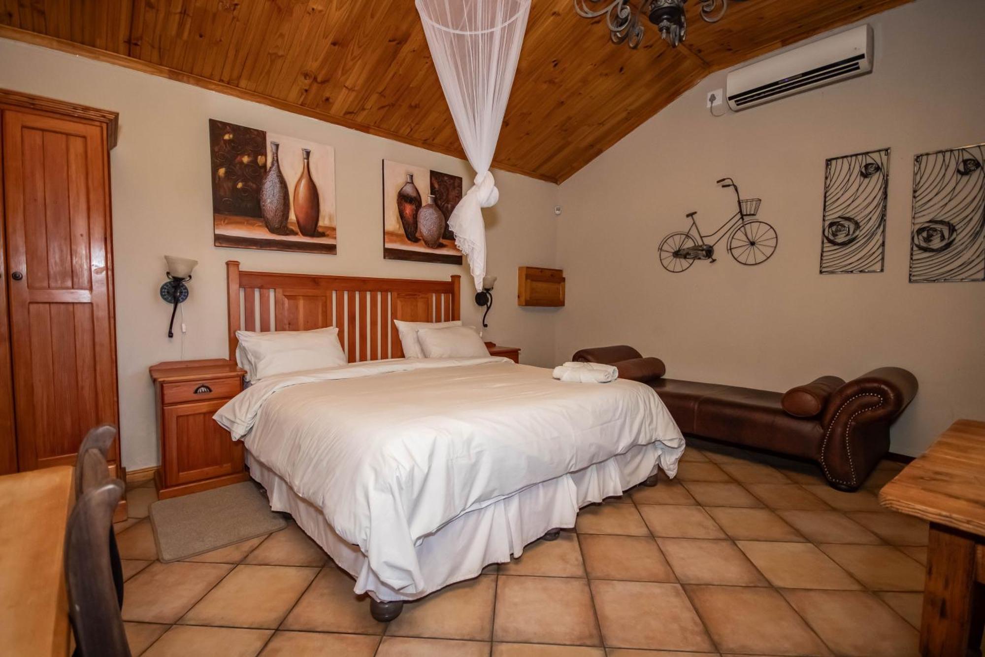 Tarantula Guest House Calvinia Extérieur photo